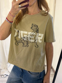 Polera Court